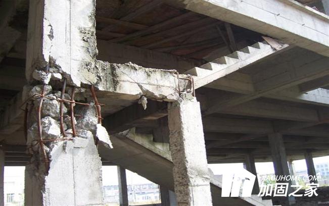 對(duì)于地震的破壞性，房屋需要做好抗震加固